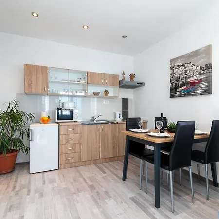 Sara Apartmant Trogir-dragulin 트로기르