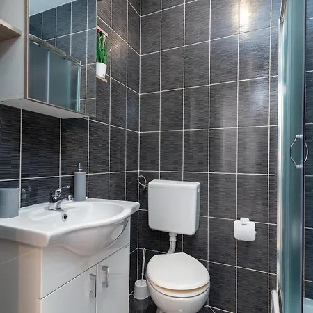 Sara Apartmant Trogir-dragulin דירה *