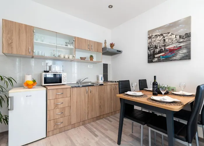 Sara Apartmant Trogir-dragulin Appartement *